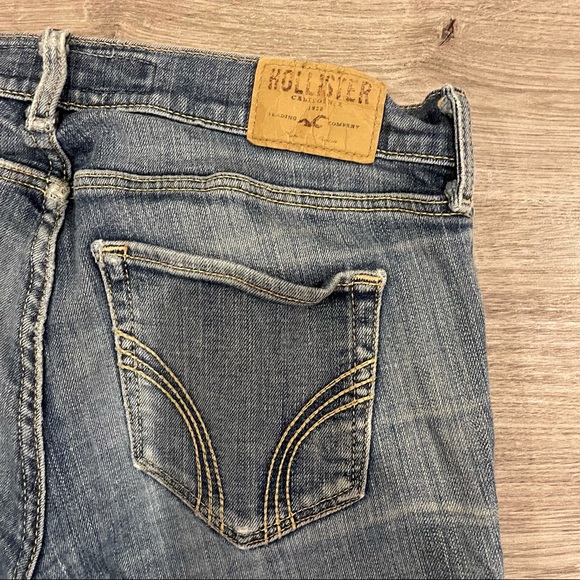Hollister ‘Social Stretch’ Med Rise Boot Cut Jeans - Picture 12 of 14